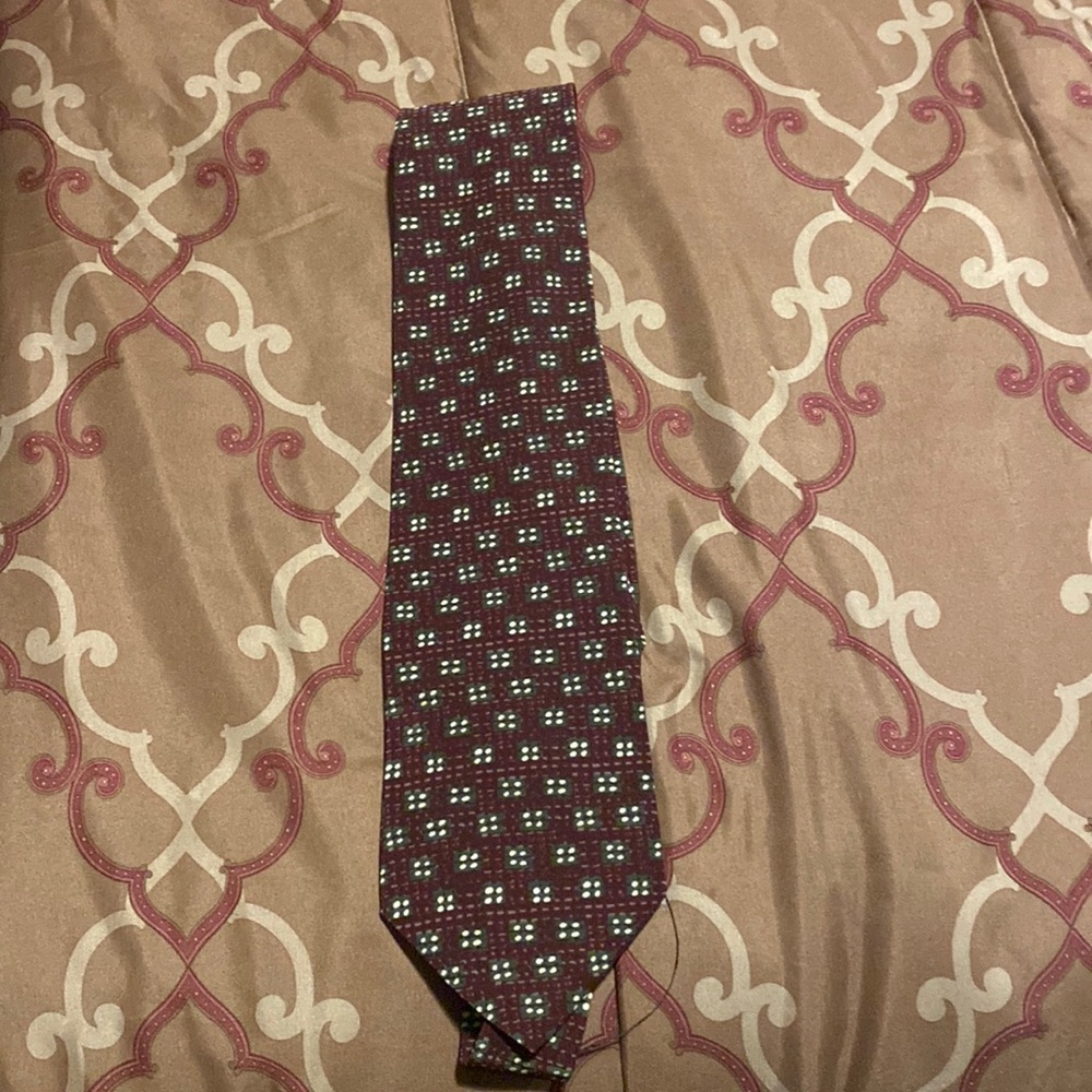 Geoffrey Beene Multi Patterned Tie